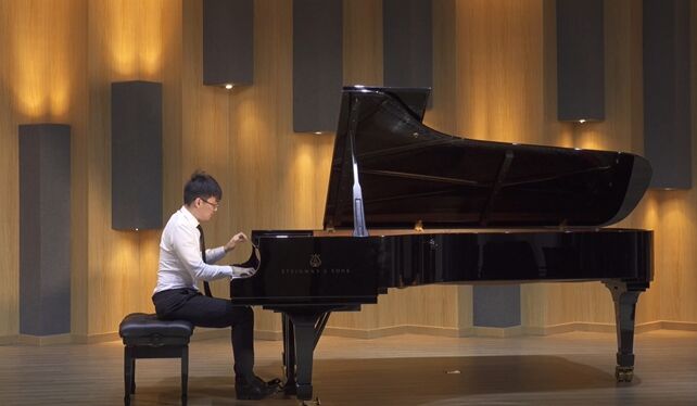 《 Fantasy in B minor》O ...